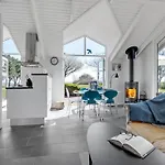 Trajko - 100m From The Sea By Interhome *